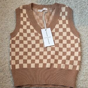 moon & madison Beige and Cream Checkered Knit Vest Girls Size Large